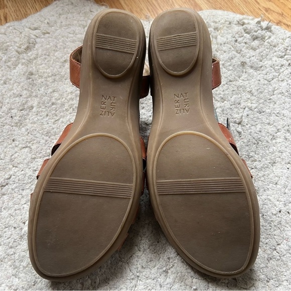 Naturlizer Women's Brown Leather Gladiator Style Velcro Adjustable Ankle Sandals - Picture 4 of 12